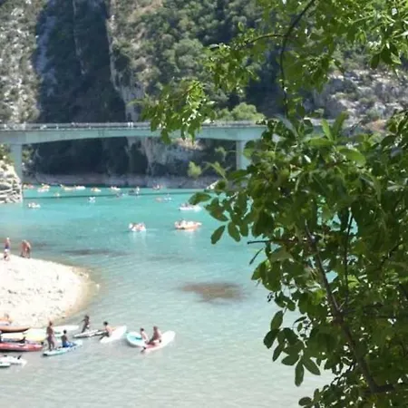 3 étoiles - Ccbaeih * Moustiers-Sainte-Marie