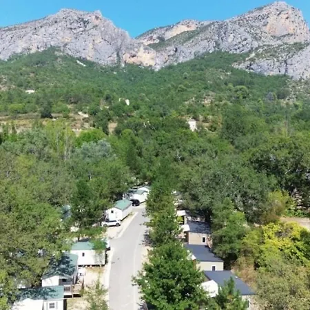 Kemp Zecamping 3 Etoiles Animations A 2 Km Du De Sainte Croix 3*
