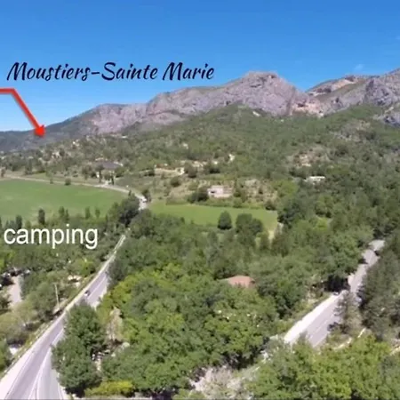 Kemp Zecamping 3 Etoiles Animations A 2 Km Du De Sainte Croix Moustiers-Sainte-Marie