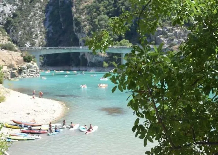 3 étoiles - Ccbaeih * Moustiers-Sainte-Marie